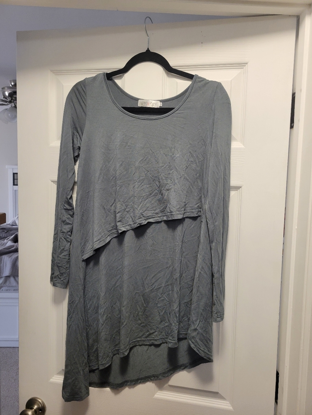 Grey/Green Latched Mama Asymmetrical Long Sleeve Nursing Shirt size small